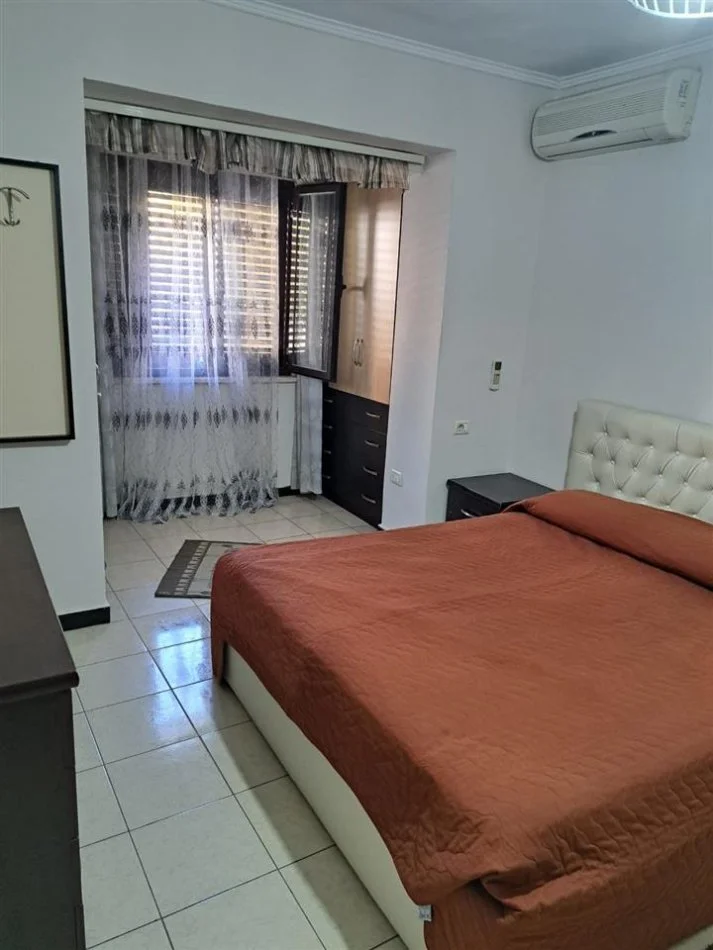 Tirane, jepet me qera apartament 2+1 Kati 2, 80 m² 500 € (Ish Tregu Elekrik)