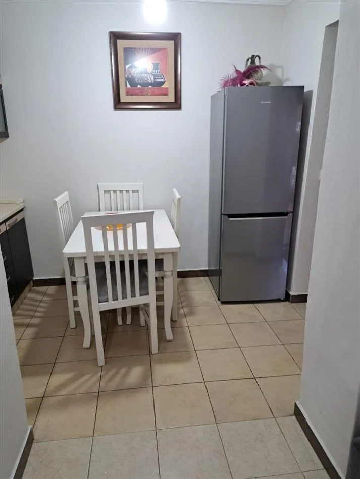 Tirane, jepet me qera apartament 2+1 Kati 2, 80 m² 500 € (Ish Tregu Elekrik)