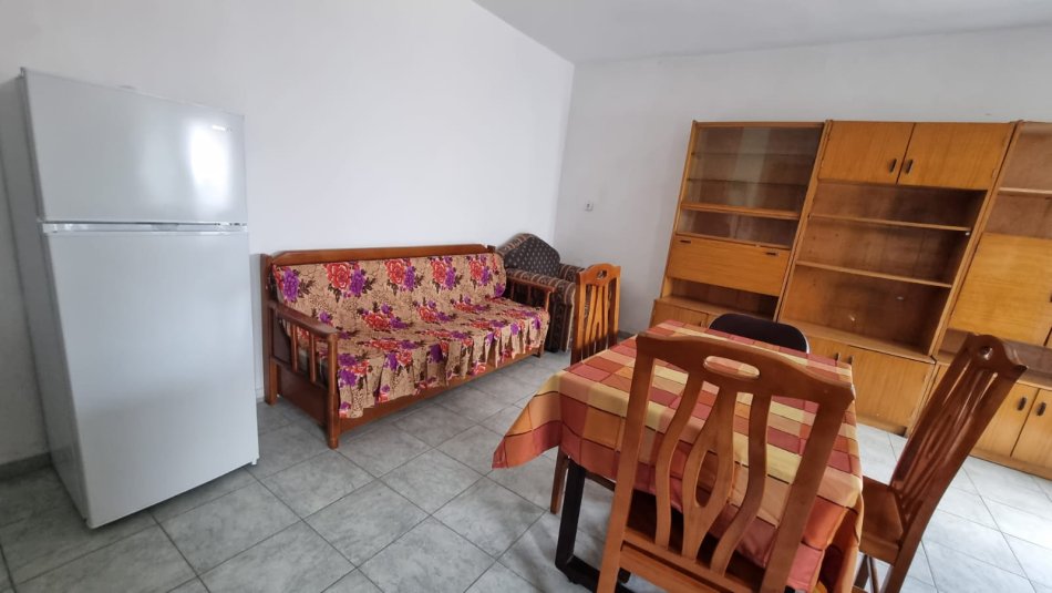 Tirane, jepet me qera apartament 1+1 Kati 3, 60 m² 350 € (JEPET ME QERA SUPER APARTAMENTI 1+1 NE VASIL SHANTO PER VETEM 350 EURO/MUAJI)