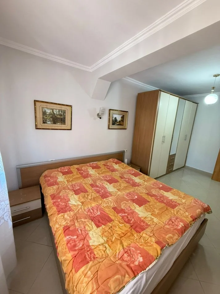 Tirane, jepet me qera apartament 1+1 Kati 3, 500 euro