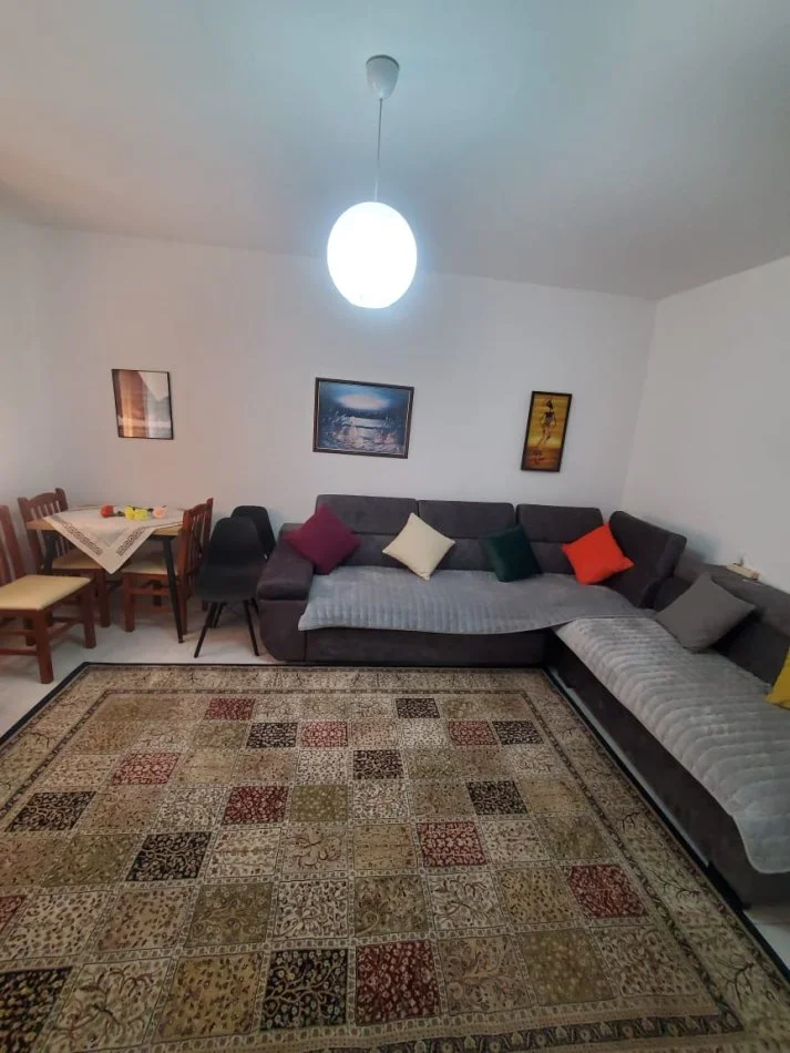 Tirane, jepet me qera apartament 2+1 Kati 5, 80 m² 450 € (21 dhjetori)