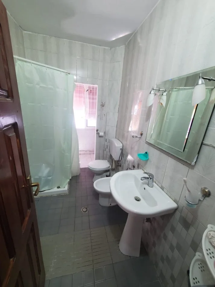 Tirane, jepet me qera apartament 2+1 Kati 5, 80 m² 450 € (21 dhjetori)