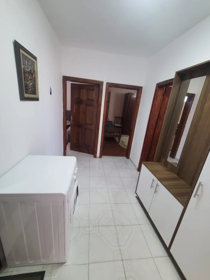 Tirane, jepet me qera apartament 2+1 Kati 5, 80 m² 450 € (21 dhjetori)