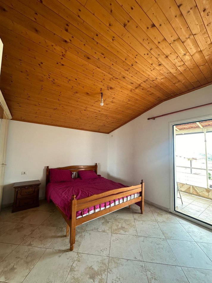 Tirane, jepet me qera apartament 1+1 Kati 3, 85 m² 300 € (JEPET ME QERA SUPER HYRJE E MOBILUAR 1+1 TEK KODRA E PRIFTIT)