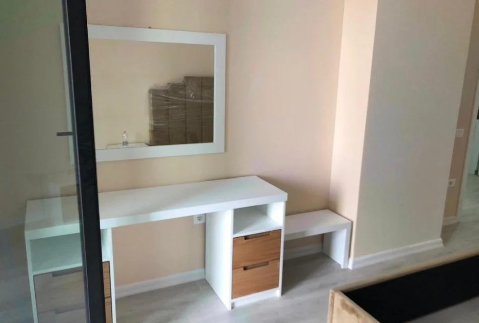 Tirane, jepet me qera apartament 1+1+Ballkon Kati 7, 77 m² 650 € (Rruga e Kavajes)