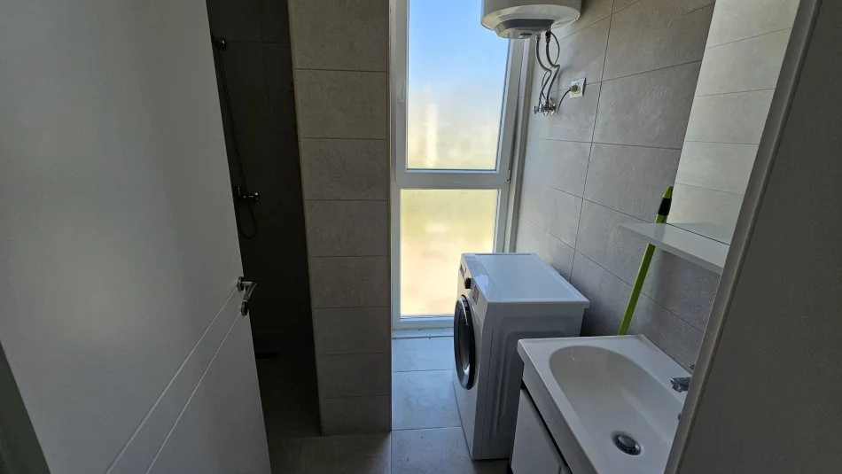 Tirane, jepet me qera apartament 2+1+Ballkon Kati 6, 105 m² 700 € (Prane Ures N'Shrak)