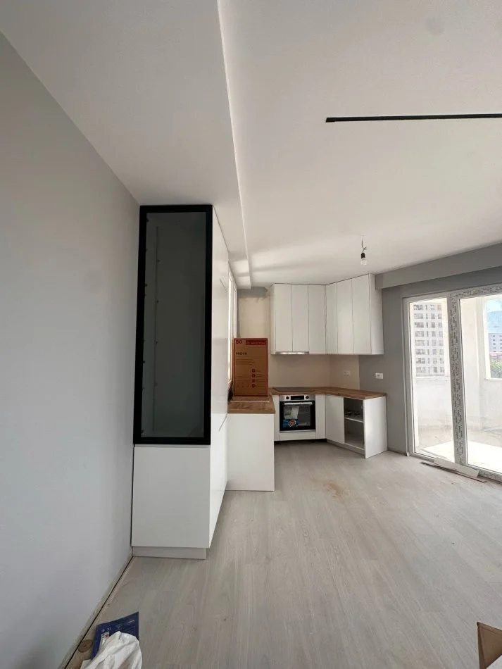 Tirane, jepet me qera apartament 2+1 Kati 3, 75 m² 550 € (River Residence)