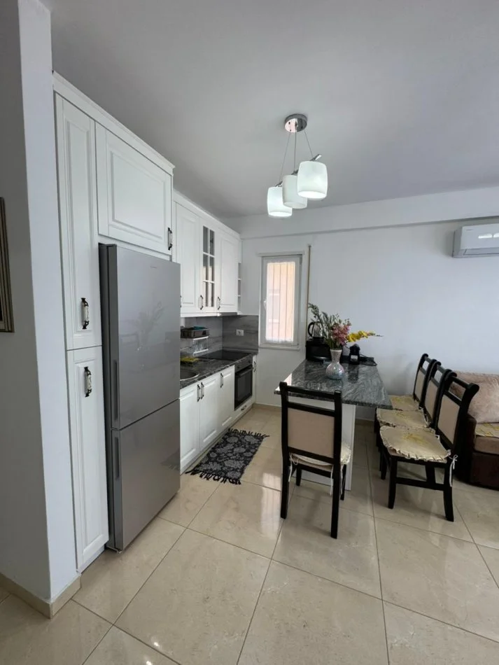 jepet me qera apartament 2+1+Ballkon Kati 2