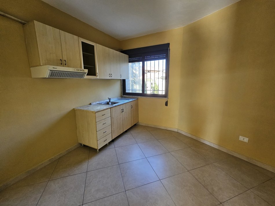 Tirane, jepet me qera zyre Kati 3, 160 m² 1.030 € (Qender, Pas Eye of Tirana)