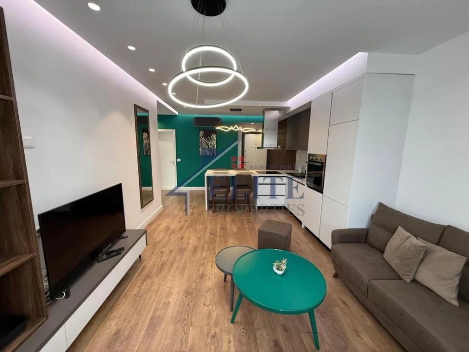 Tirane, jepet me qera apartament 1+1+Ballkon Kati 5, 75 m² 550 € (Astir)