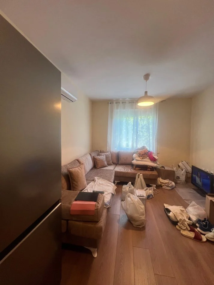 Tirane, jepet me qera apartament 2+1+Ballkon , (Vasil Shanto)