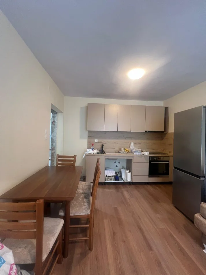 Tirane, jepet me qera apartament 2+1+Ballkon , (Vasil Shanto)