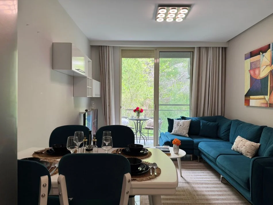 Durres, jepet me qera apartament 1+1+Ballkon Kati 5, 450 € 