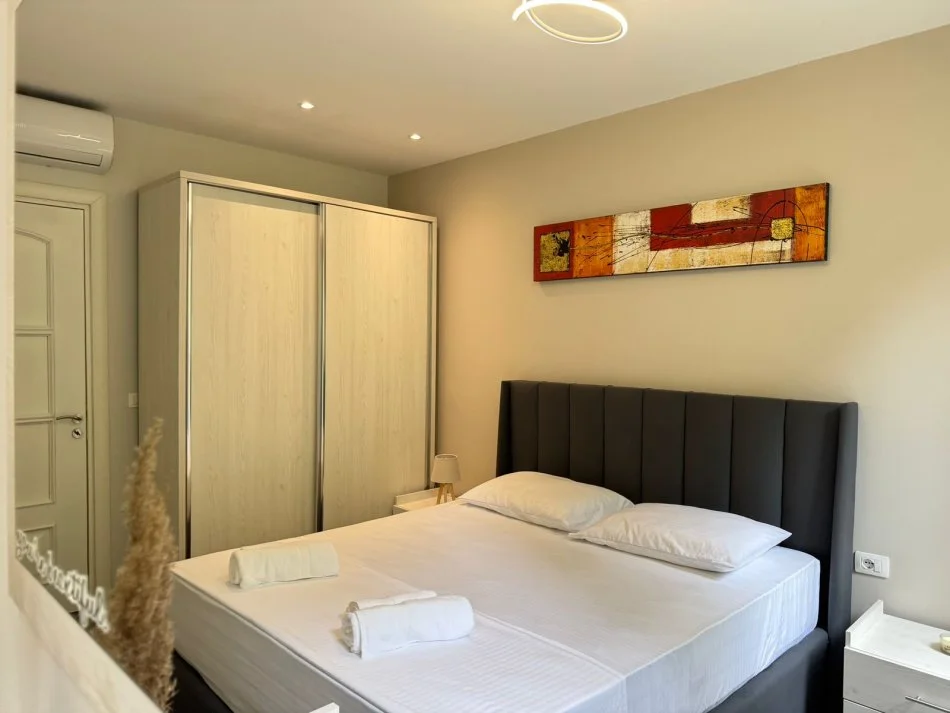 Durres, jepet me qera apartament 1+1+Ballkon Kati 5, 450 € 