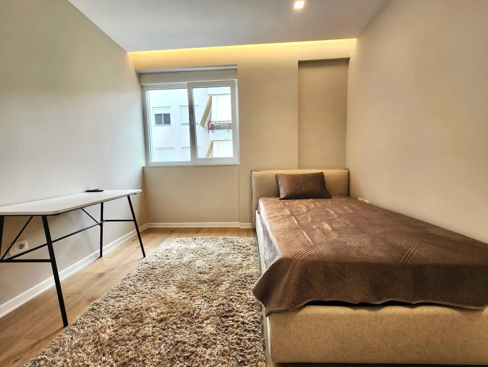 Tirane, shitet apartament 2+1 Kati 3, 93 m² 230.000 € (Liqeni i thate - Kompleksi FZ)