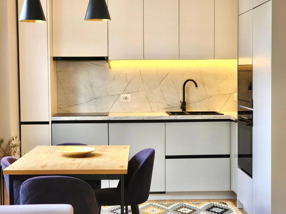 Tirane, shitet apartament 2+1 Kati 3, 93 m² 230.000 € (Liqeni i thate - Kompleksi FZ)