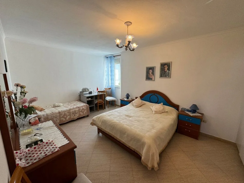 Durres, shitet apartament 2+1+Aneks+Ballkon Kati 9, 117 m² 175.000 € (Blu Star)