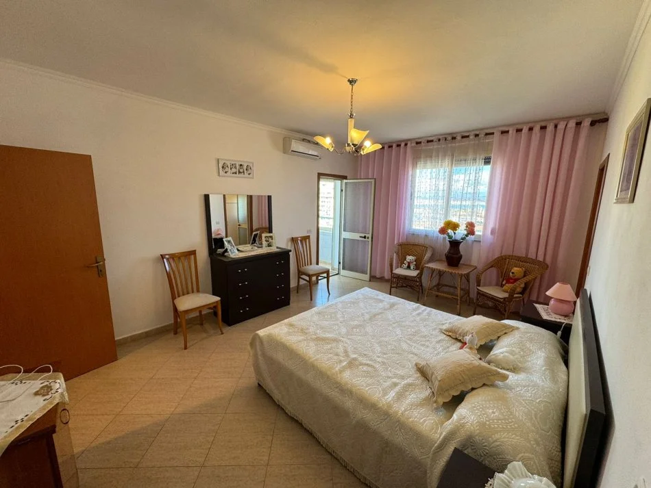 Durres, shitet apartament 2+1+Aneks+Ballkon Kati 9, 117 m² 175.000 € (Blu Star)