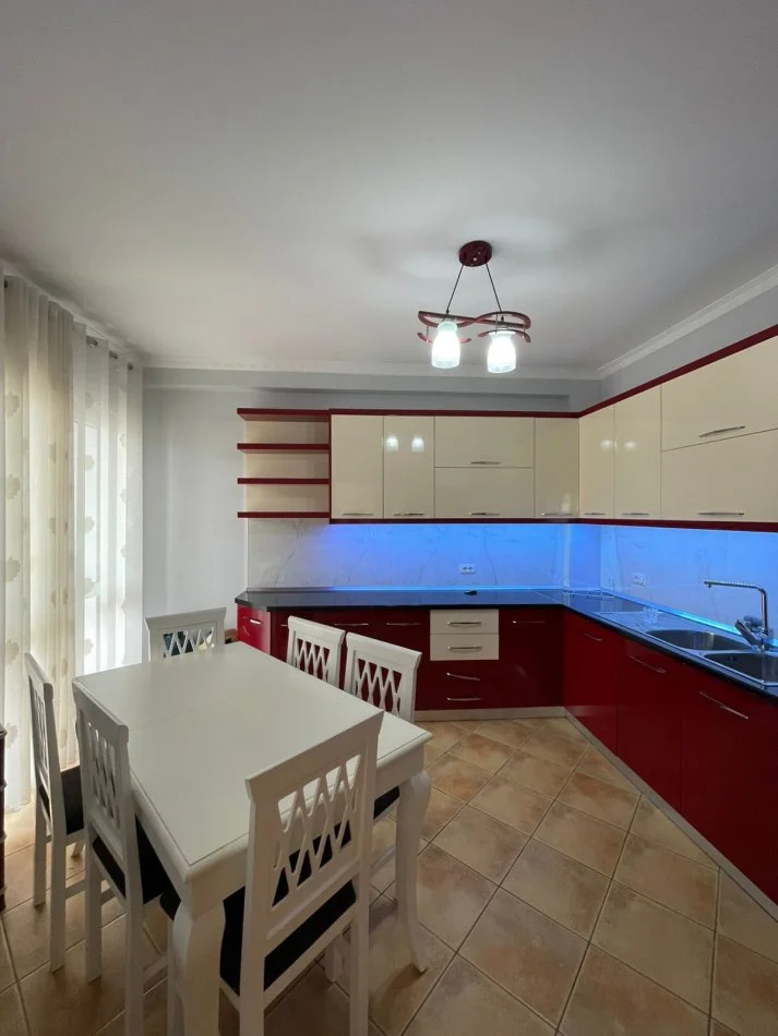 Durres, shitet apartament 2+1+Aneks+Ballkon Kati 4, 127 m² 250.000 € (Qender, Durres)