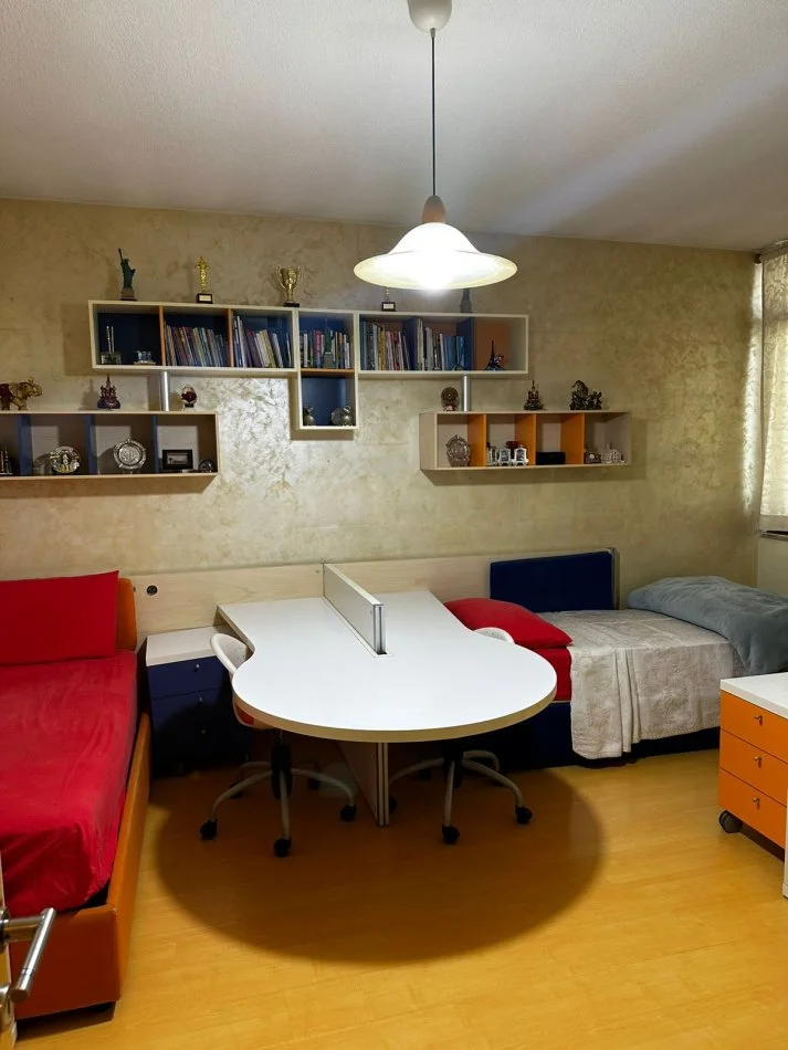 Tirane, jepet me qera apartament 3+1+Ballkon Kati 9, 120 m² 1.500 € (qender)