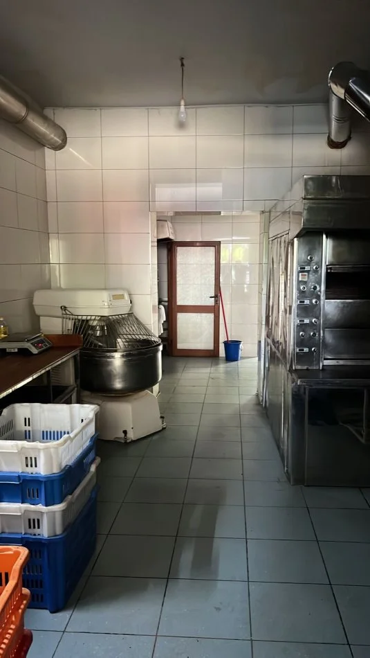 Tirane, jepet me qera ambjent biznesi Kati 0, 110 m² 700 € (Qytet Studenti)