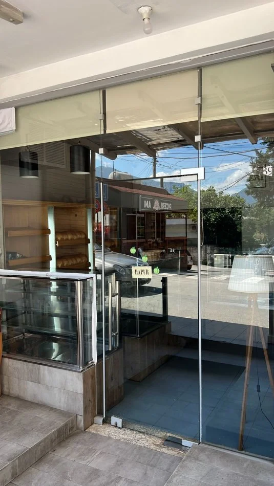 Tirane, jepet me qera ambjent biznesi Kati 0, 110 m² 700 € (Qytet Studenti)