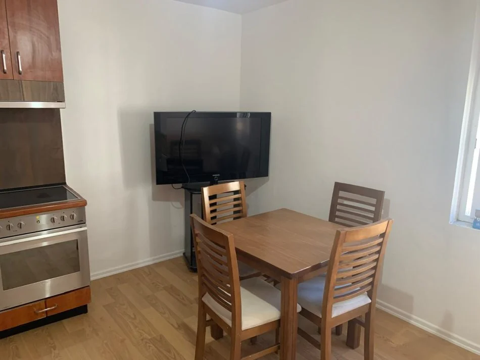 Durres, jepet me qera apartament 2+1+Aneks+Ballkon Kati 5, 80 m² 350 € (Ish Rajoni)