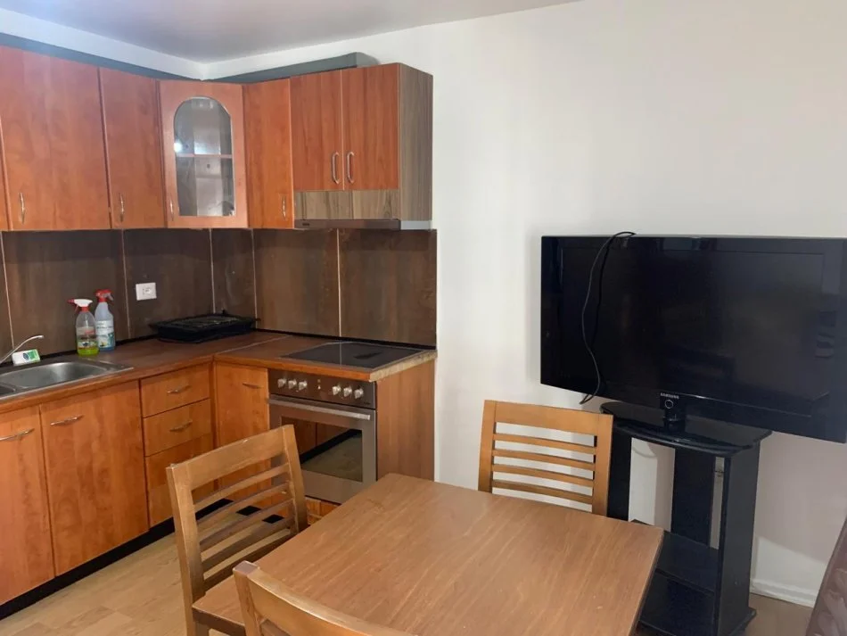 Durres, jepet me qera apartament 2+1+Aneks+Ballkon Kati 5, 80 m² 350 € (Ish Rajoni)