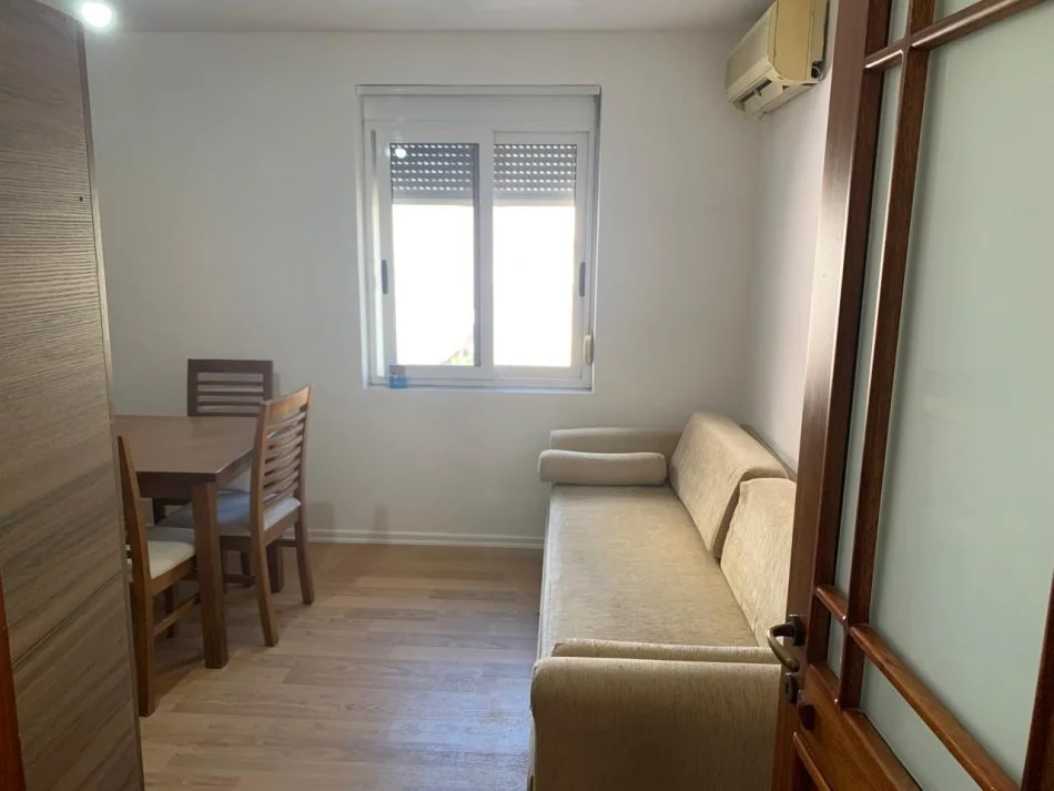 Durres, jepet me qera apartament 2+1+Aneks+Ballkon Kati 5, 80 m² 350 € (Ish Rajoni)