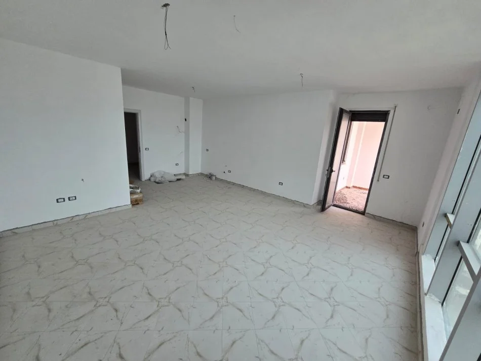 Durres, shitet apartament 1+1+Aneks+Ballkon Kati 4, 95 m² 230.000 € (Vollga)