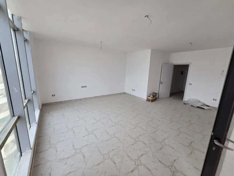 Durres, shitet apartament 1+1+Aneks+Ballkon Kati 4, 95 m² 230.000 € (Vollga)