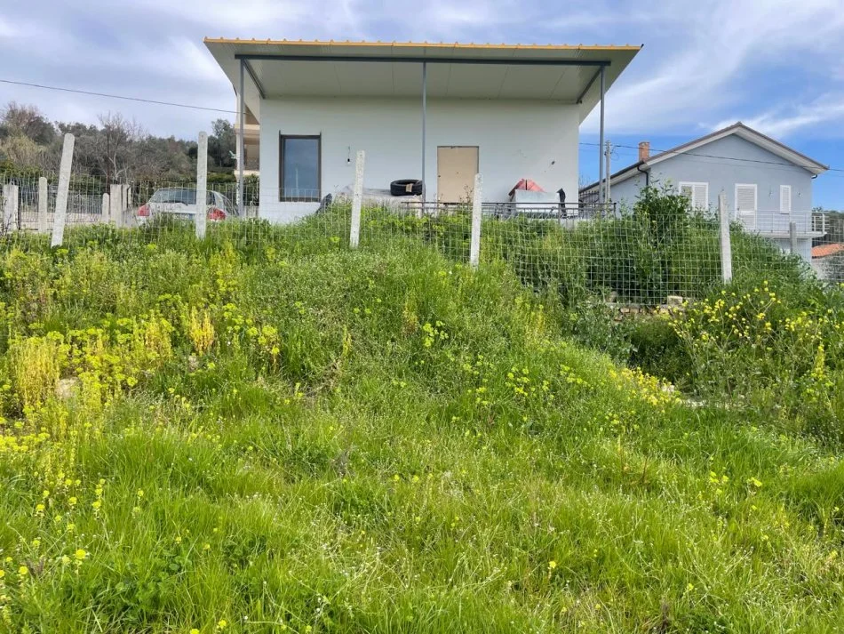 Durres, shitet toke bujqesore , 2.000 m² 120.000 € (Manez)