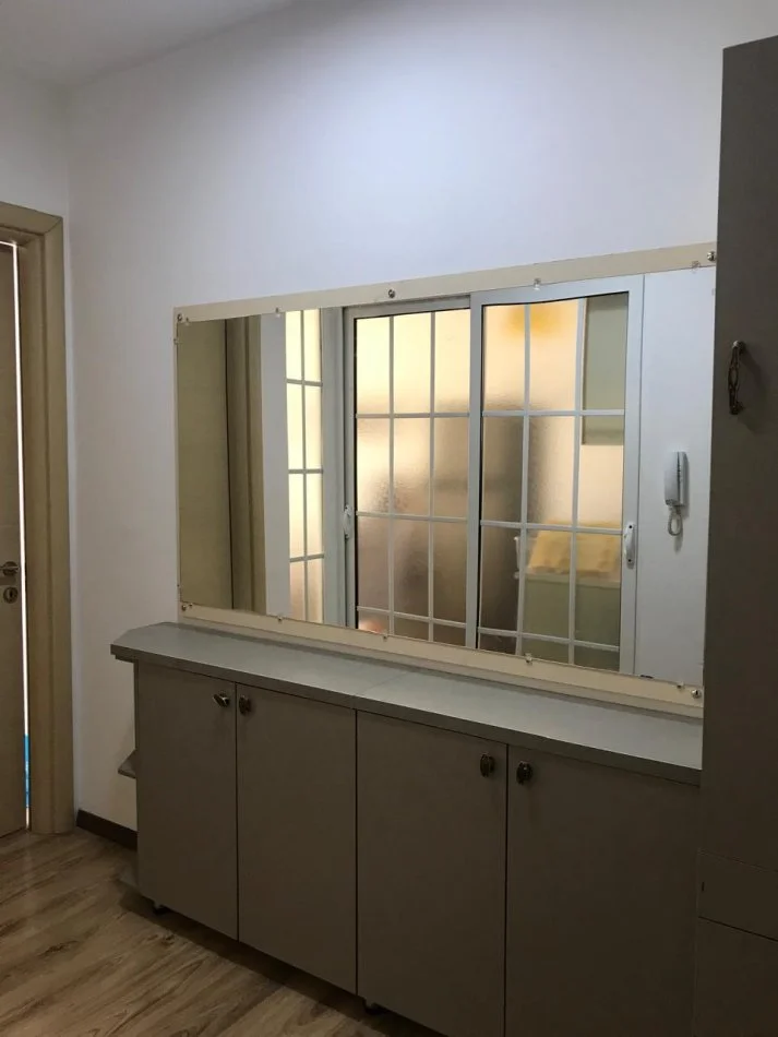 Tirane, jepet me qera apartament 1+1+Aneks+Ballkon Kati 4, 624 m² 540 € (Rruga Budi, AnA Residence)