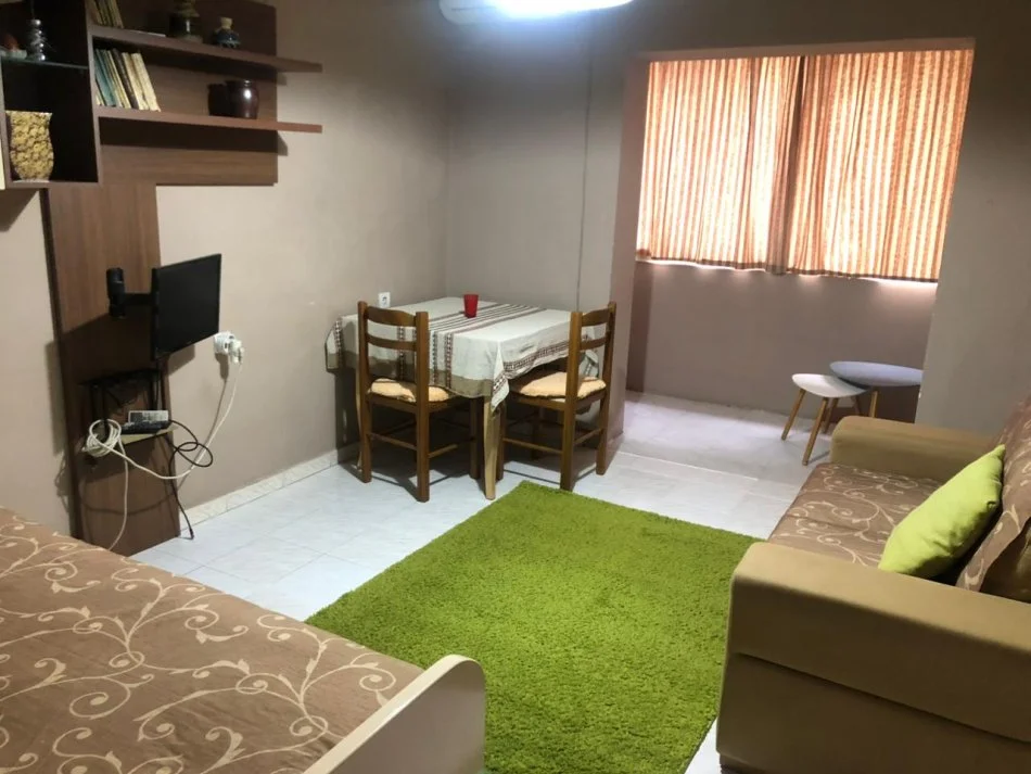 Tirane, jepet me qera apartament 2+1+Ballkon Kati 5, 78 m² 550 € (Rr e Kavajes)