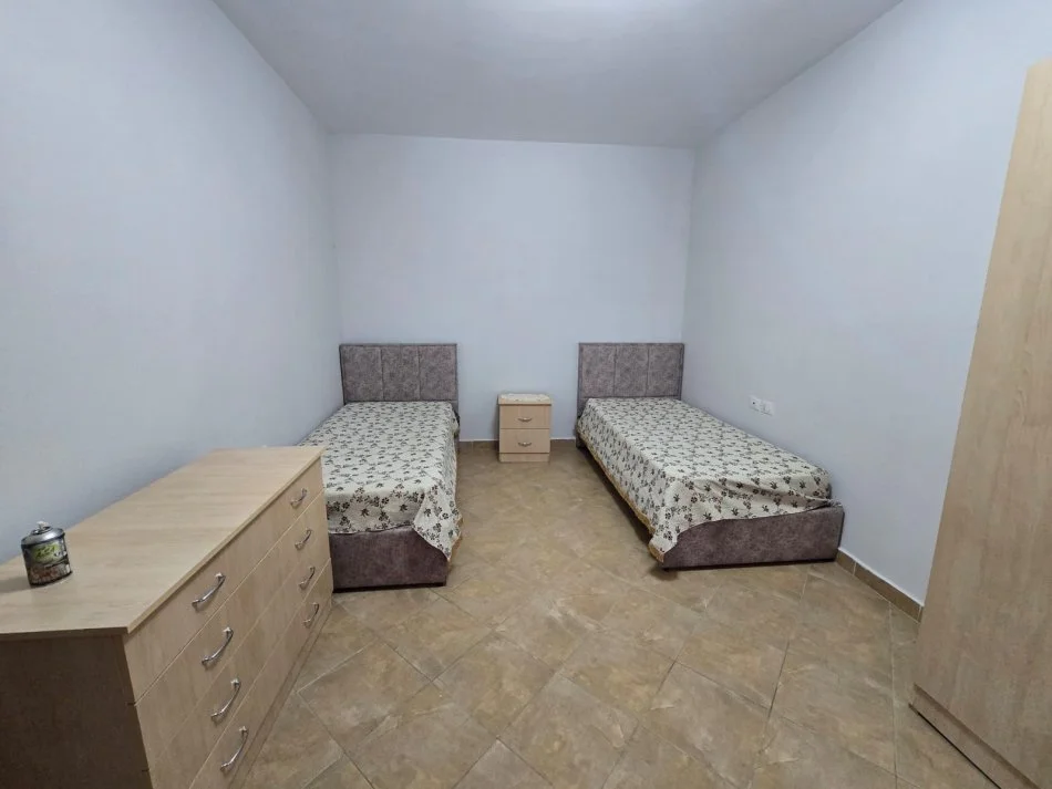 Tirane, jepet me qera apartament 1+1 Kati 6, 80 m² 550 € (Rr.Dibres)