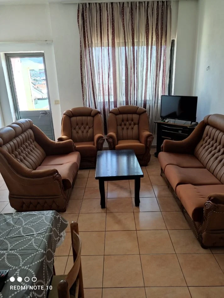 Tirane, jepet me qera apartament 2+1+Aneks+Ballkon Kati 4, 80 m² 40.000 € (5 MAJI)