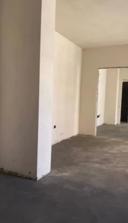 Durres, shitet apartament 2+1+Aneks+Ballkon Kati 5, 117 m² 117.000 € (Pallati i Sportit)