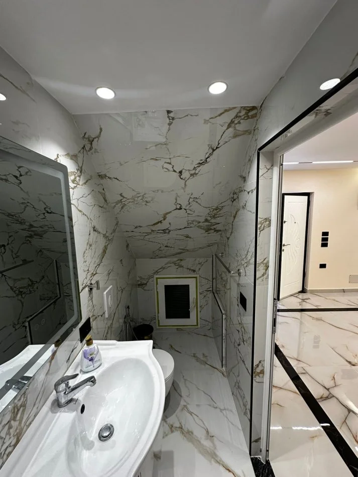 Tirane, jepet me qera Vile Kati 2, 80 m² 1.000 € (ambasada amerikane)