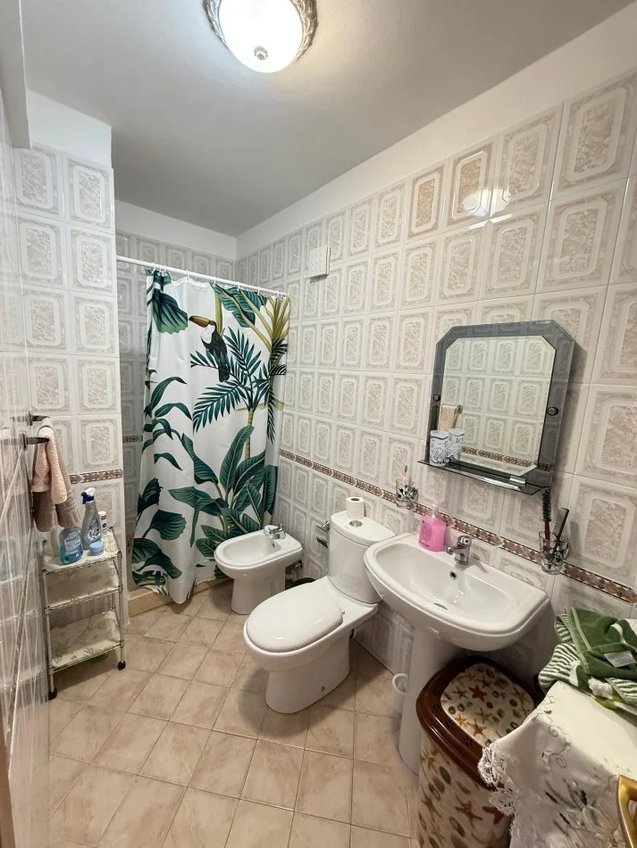 Tirane, jepet me qera apartament 2+1 Kati 2, 700 € 