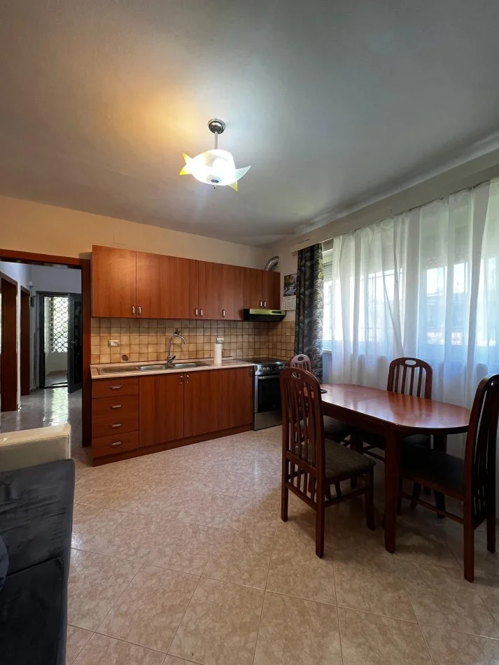 Tirane, jepet me qera apartament 2+1+Ballkon Kati 2, 73 m² 450 € (Frederik Shiroka)