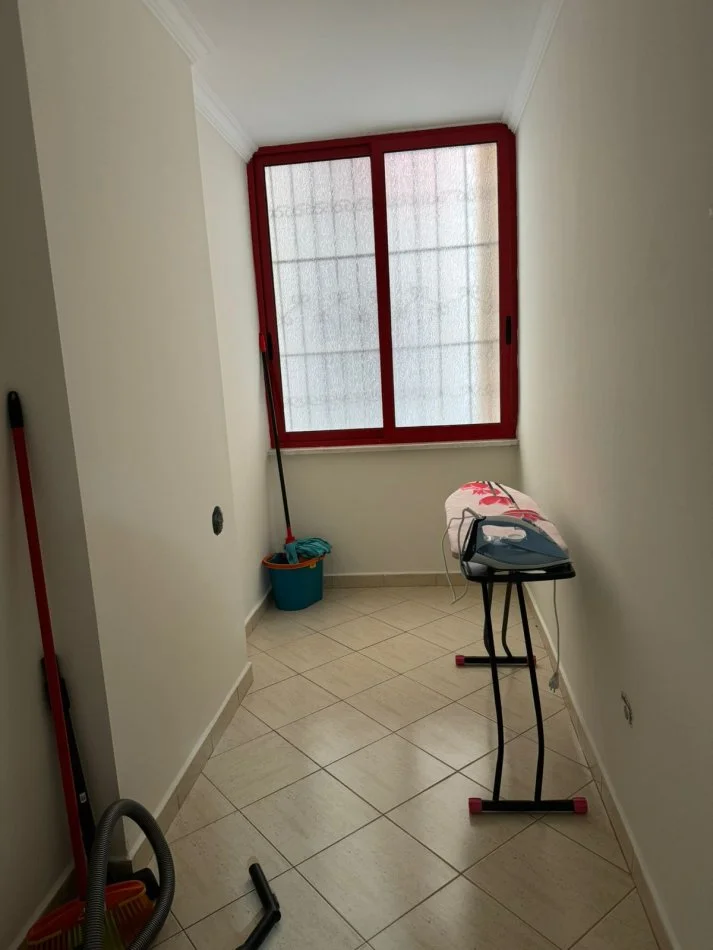 Durres, jepet me qera apartament 2+1+Aneks+Ballkon Kati 4, 100 m² 650 € (Vollga)