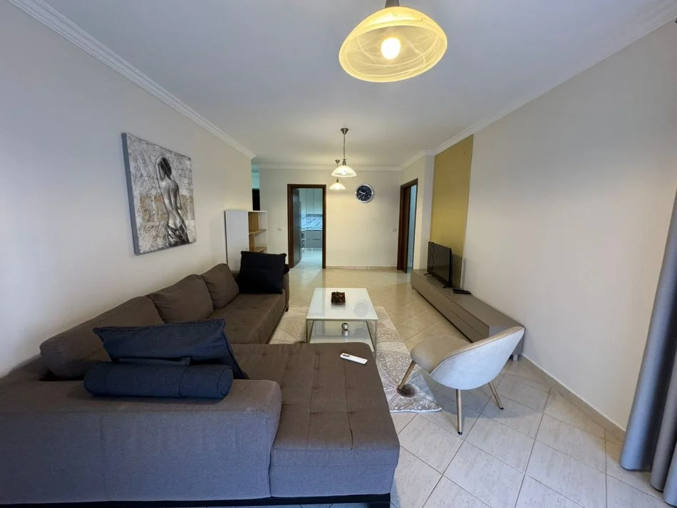 Durres, jepet me qera apartament 2+1+Aneks+Ballkon Kati 4, 100 m² 650 € (Vollga)