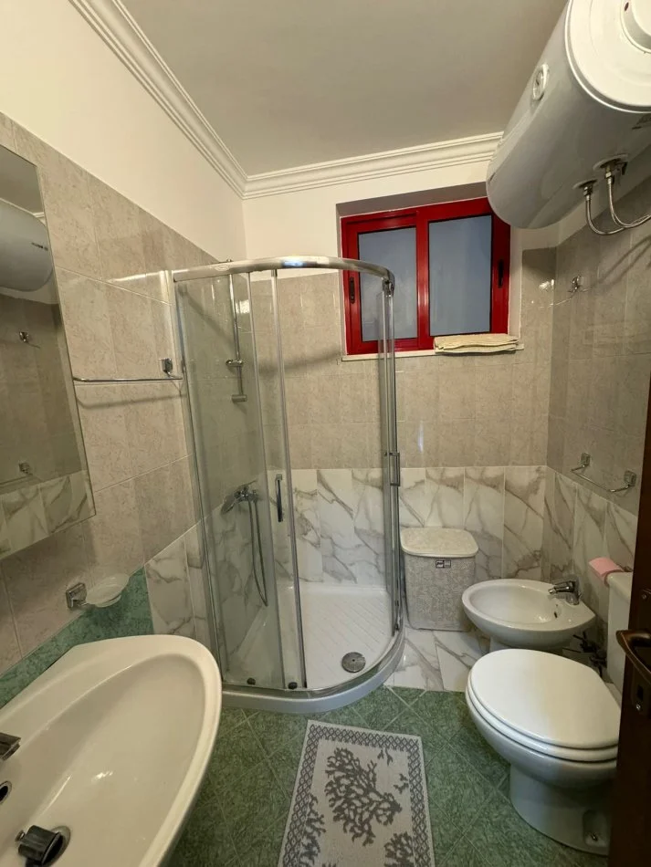 Durres, jepet me qera apartament 2+1+Aneks+Ballkon Kati 4, 100 m² 650 € (Vollga)