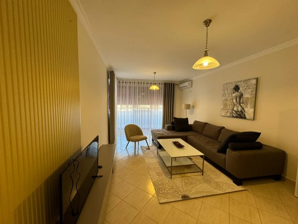 Durres, jepet me qera apartament 2+1+Aneks+Ballkon Kati 4, 100 m² 650 € (Vollga)
