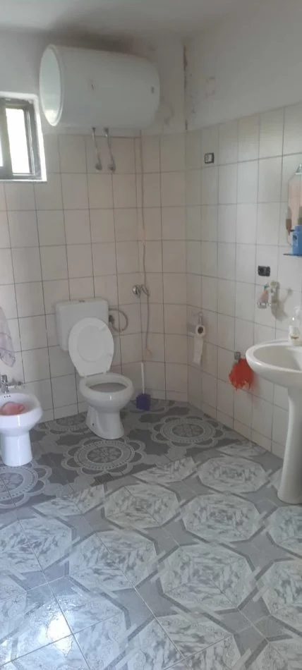Durres, shitet shtepi 2 Katshe Kati 2, 300 m² 130.000 € (Rrashbull)
