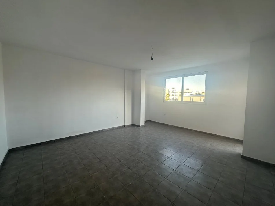 Durres, shitet apartament 3+1+Aneks+Ballkon Kati 2, 138 m² 138.000 € (Lagja 16)