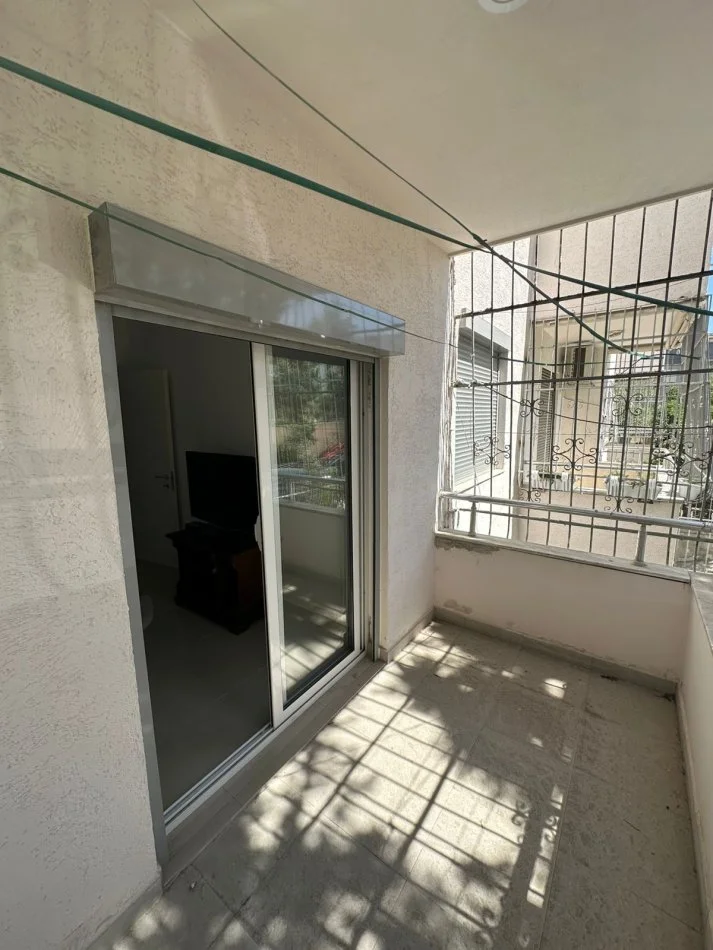 Durres Plazh, jepet me qera apartament 2+1+Aneks+Ballkon Kati 1, 100 m² 450 € (Plazh)