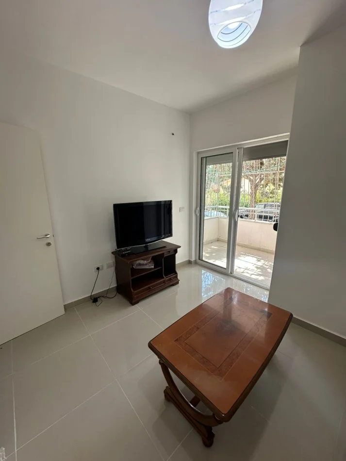 Durres Plazh, jepet me qera apartament 2+1+Aneks+Ballkon Kati 1, 100 m² 450 € (Plazh)