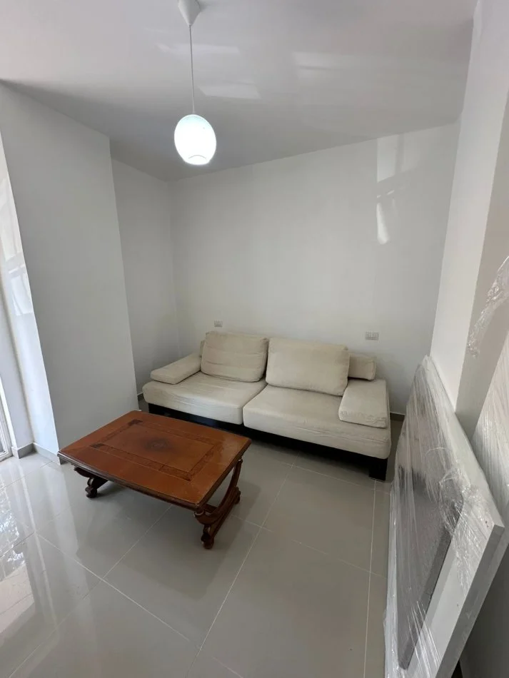 Durres Plazh, jepet me qera apartament 2+1+Aneks+Ballkon Kati 1, 100 m² 450 € (Plazh)