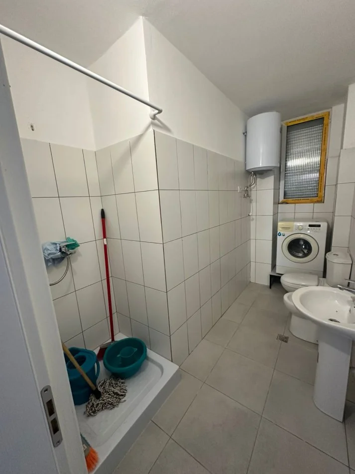 Durres Plazh, jepet me qera apartament 2+1+Aneks+Ballkon Kati 1, 100 m² 450 € (Plazh)